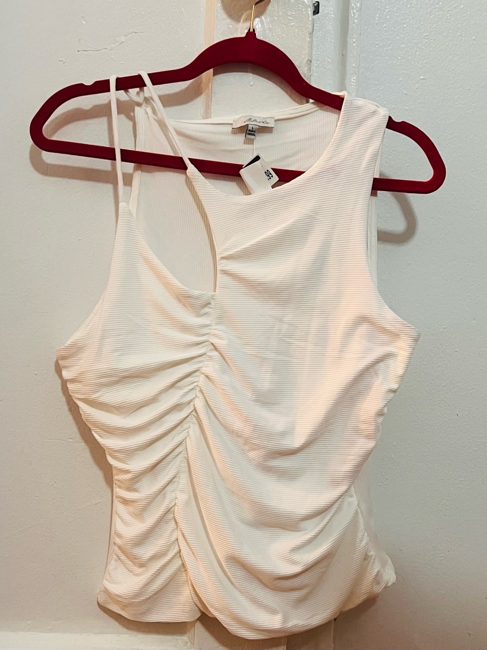 🤍 White Ruched Asymmetrical Tank Top 🤍 - Picture 3 of 4